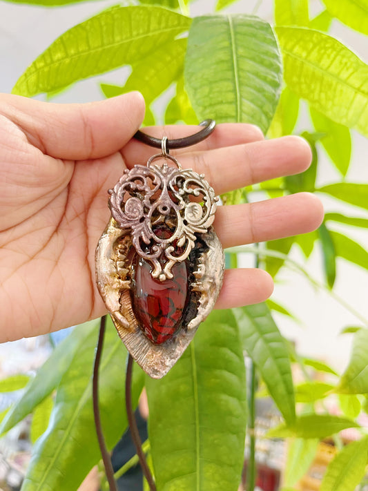 Handmade Dragon Vein Agate Necklace