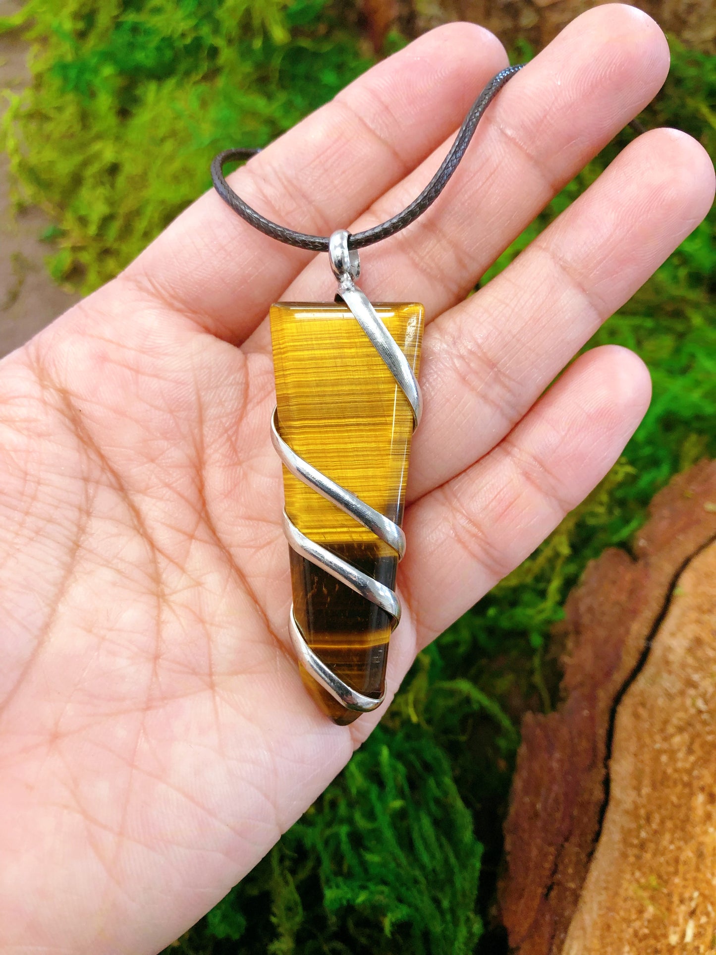 Gemstone point necklace