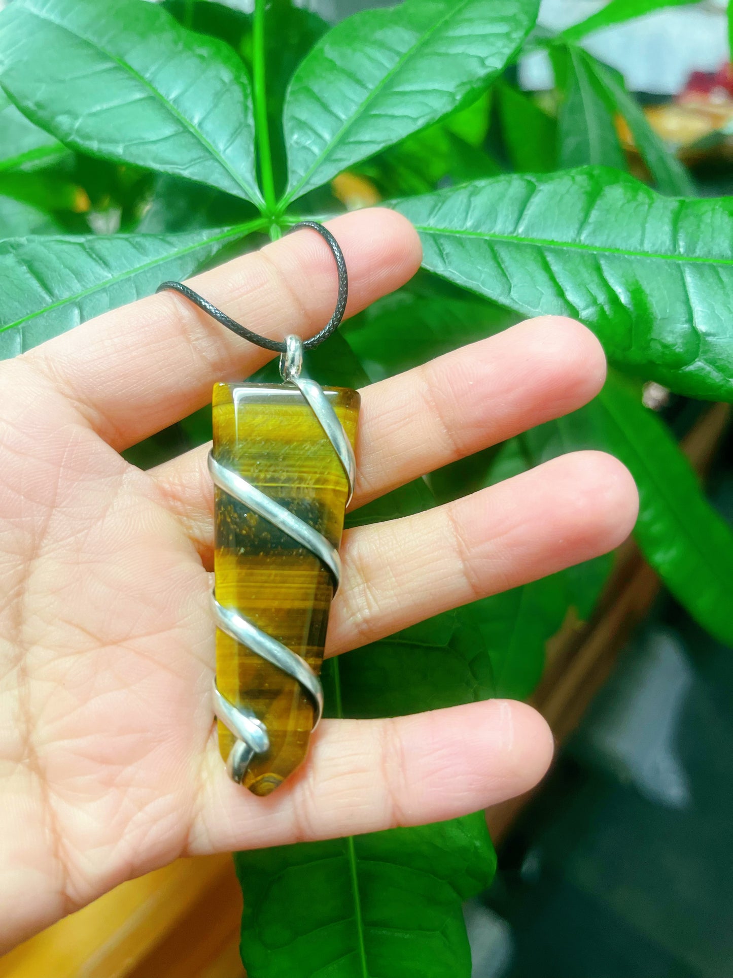 Gemstone point necklace