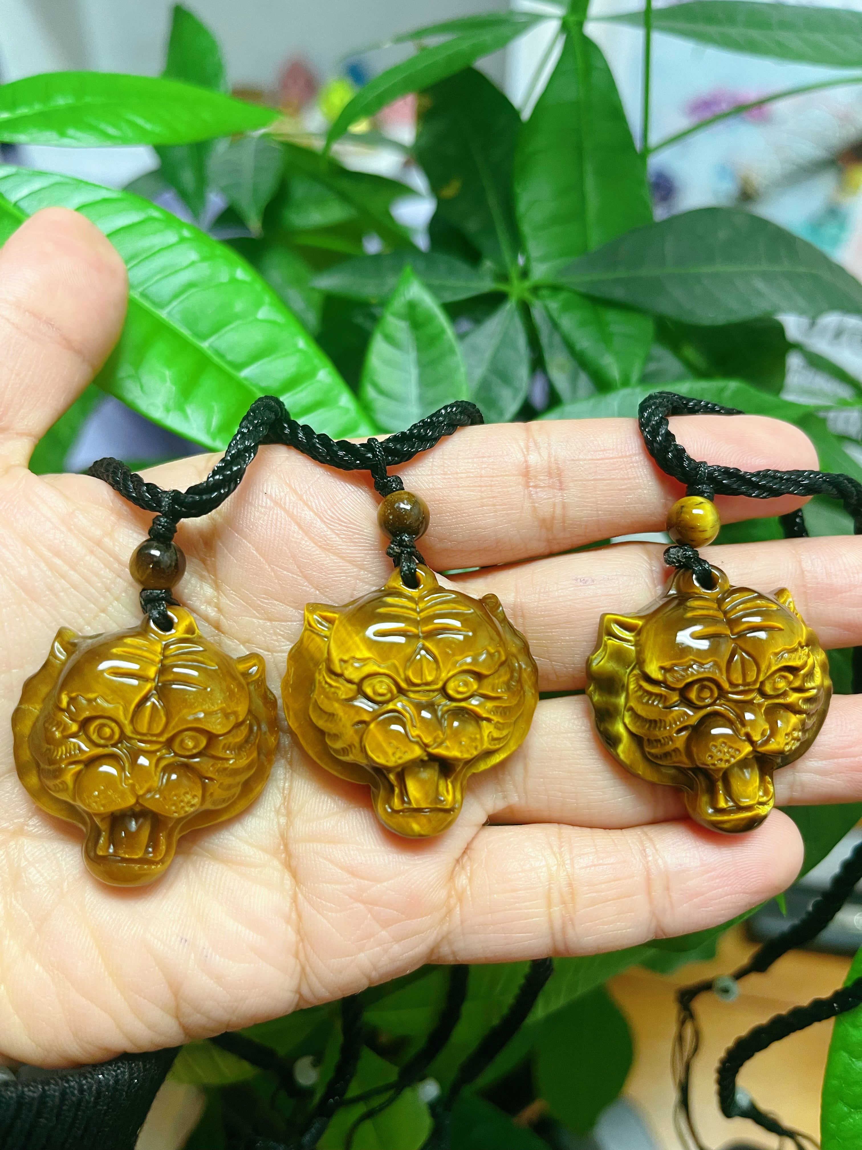 RARE carved outlet little Yellow Tiger's Eye God of Wealth (caishen 财神) 护身辟邪 招财纳福 Good Luck Necklace