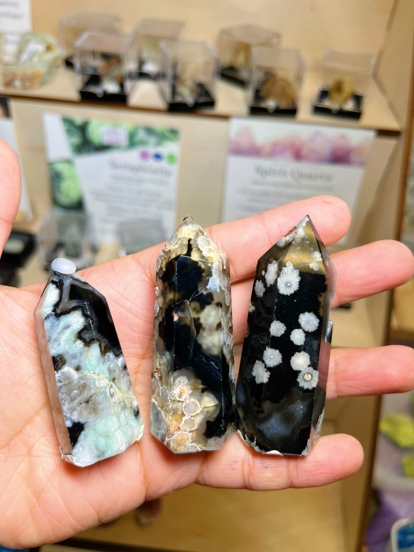 Black Flower agate tower
