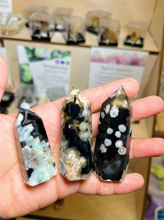 Black Flower agate tower