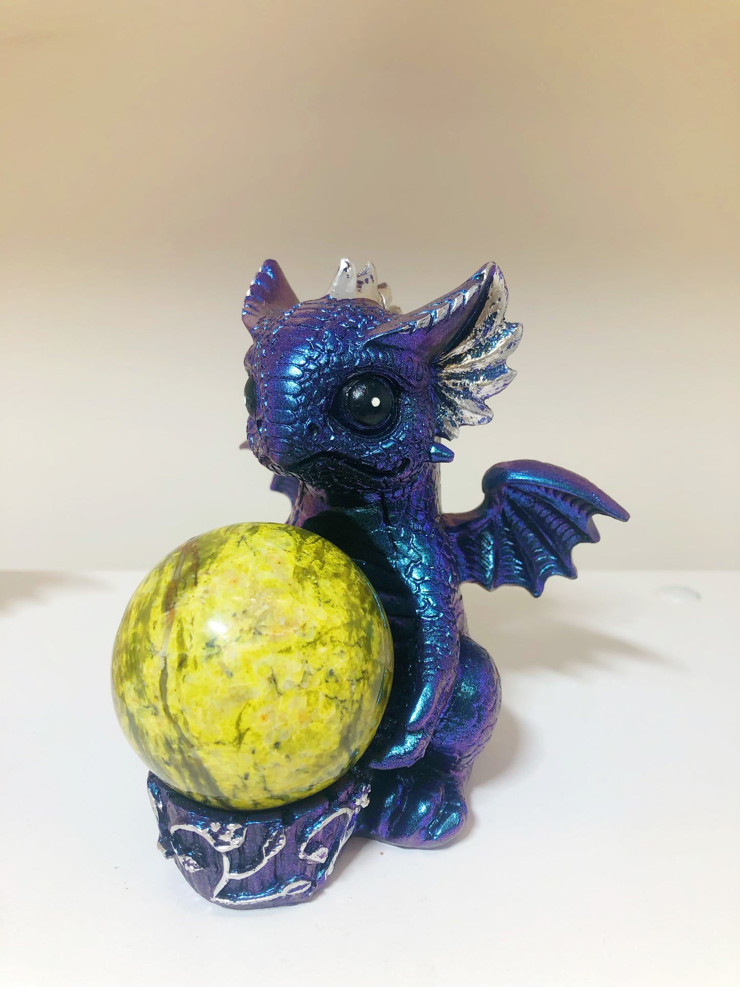 Dragon Sphere Holder