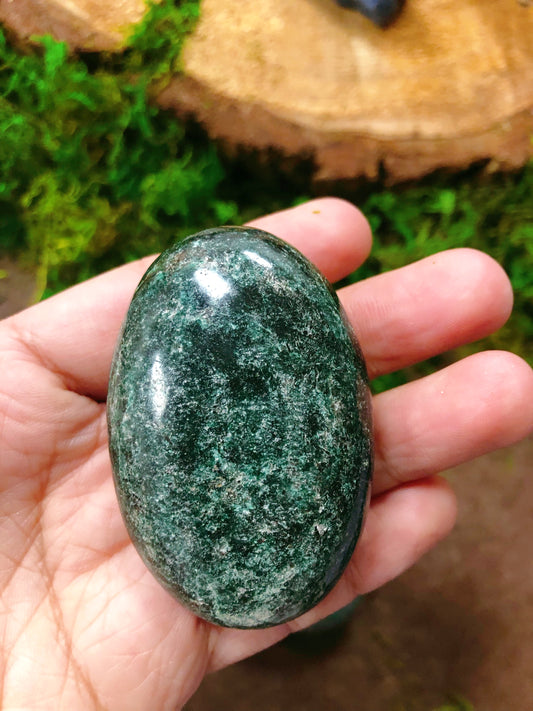 Green Kyanite Palmstone